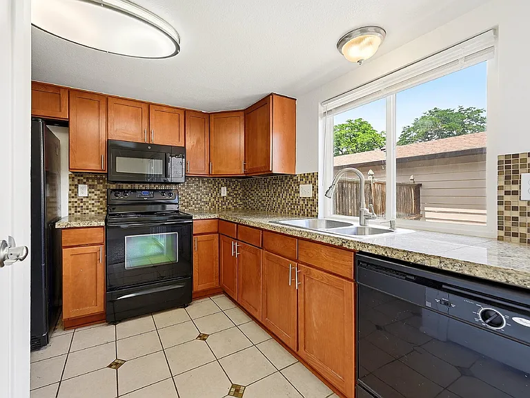 16055 E Ithaca Pl #C — Photo 9