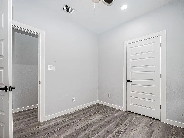 6725 Avenue K #B — Photo 21