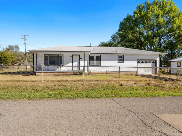 619 W Knisley Ave, Checotah, OK 74426