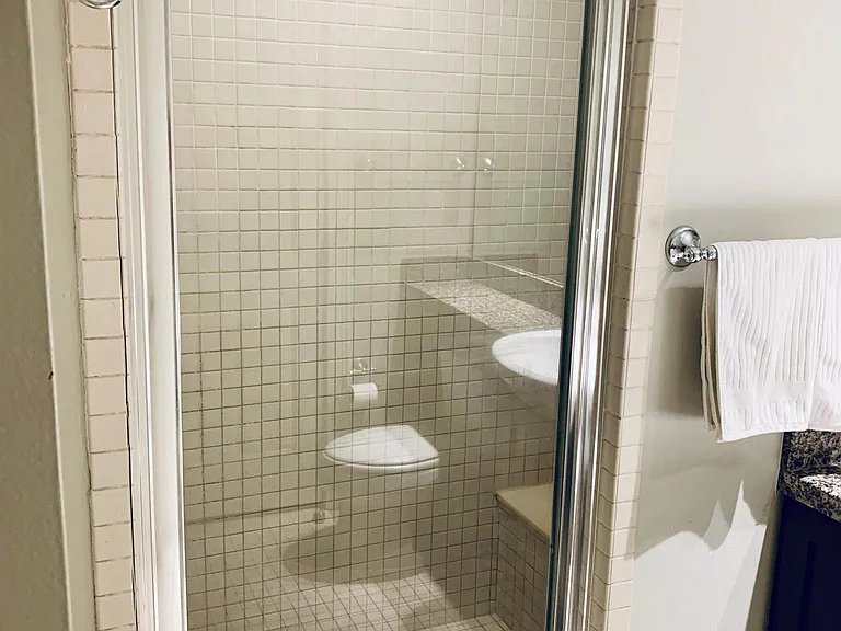 710 W Trade St #305 — Photo 26