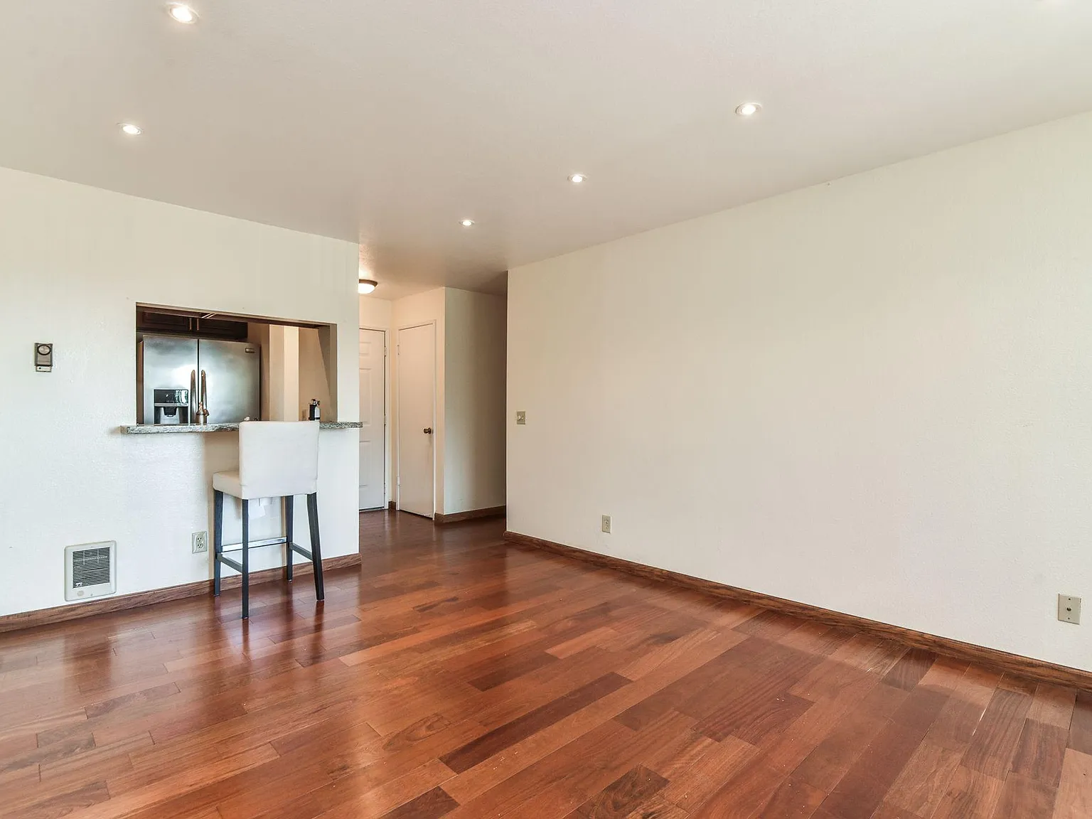 675 Newbury Lane — Photo 2