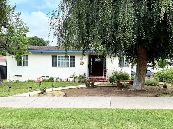 555 Hickory Ln, Pasadena, CA 91103