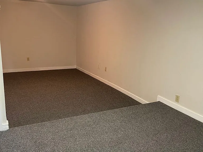 376 Park Ave — Photo 22