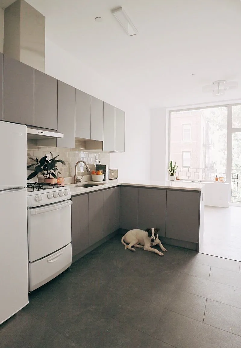 324 Graham Avenue — Photo 2