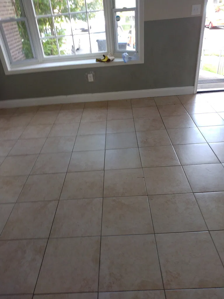3 bed, 1.5 bath, 1296 sqft, $2,000 — Photo 2