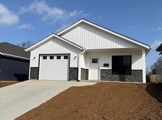 1615 Cherry St, Quincy, IL 62301