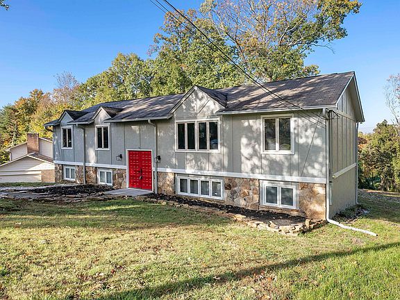 2nd image of 1708 Blackwood Dr