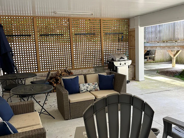 121 Spring Dr — Photo 6