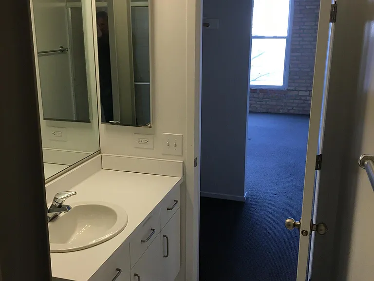 1855 N Oakley Ave #C — Photo 5