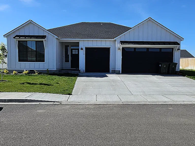 3 bed, 1877 sqft, $2,650 — Photo 1