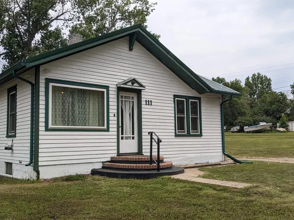 111 3rd Ave W, Drake, ND 58736