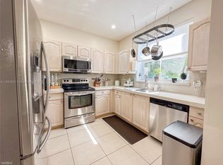 130 Riverwalk Cir, Fort Lauderdale, FL 33326