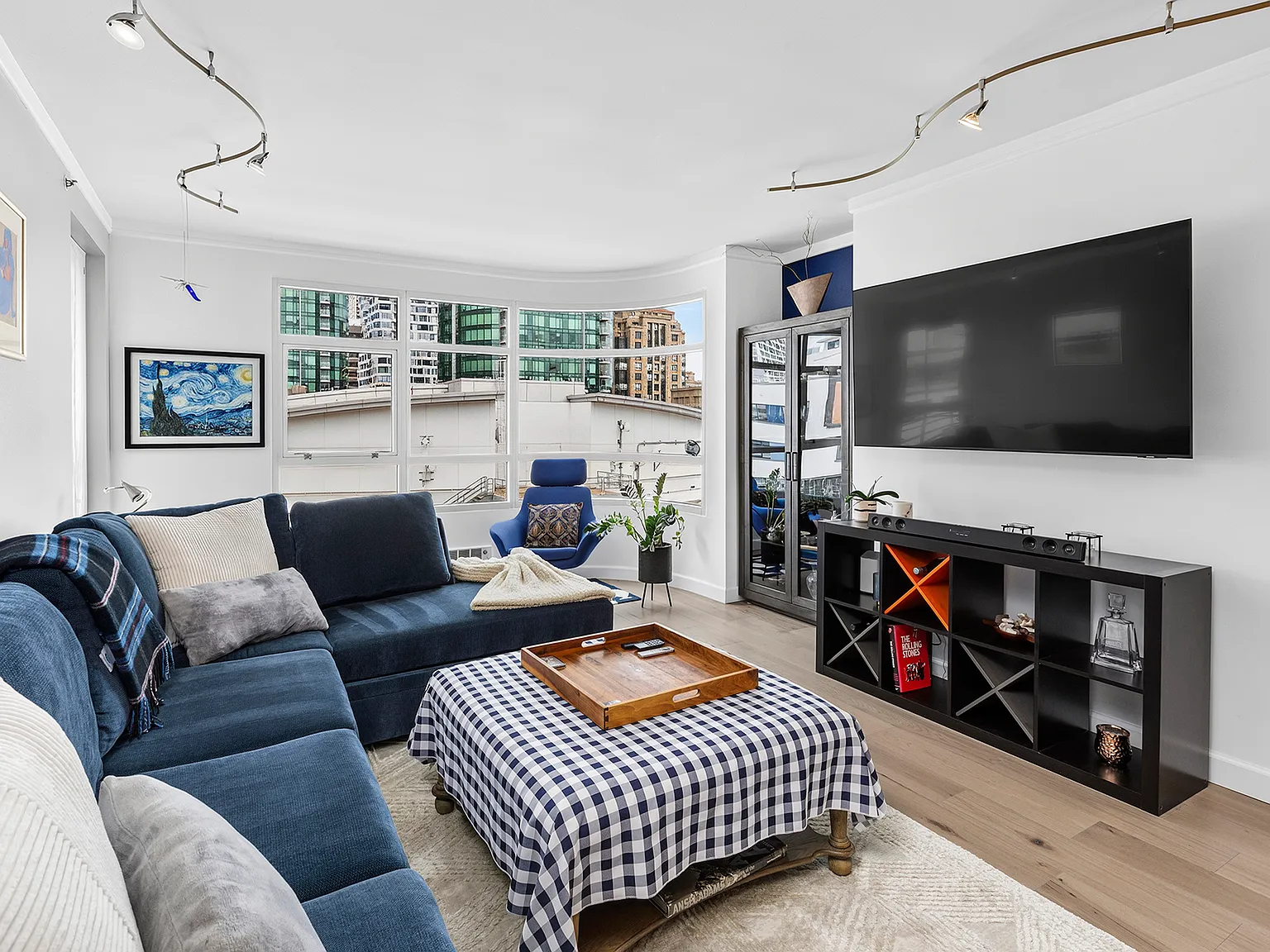 1 bed, 962 sqft, $7,000 — Photo 3