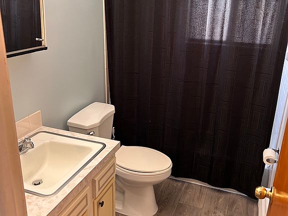 4th image of 2111 Weiss St