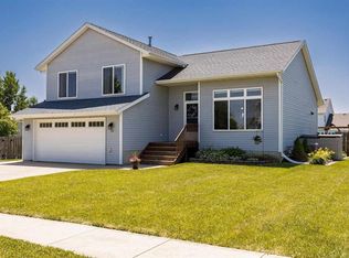 15 Pinehurst Ct, North Liberty, IA 52317