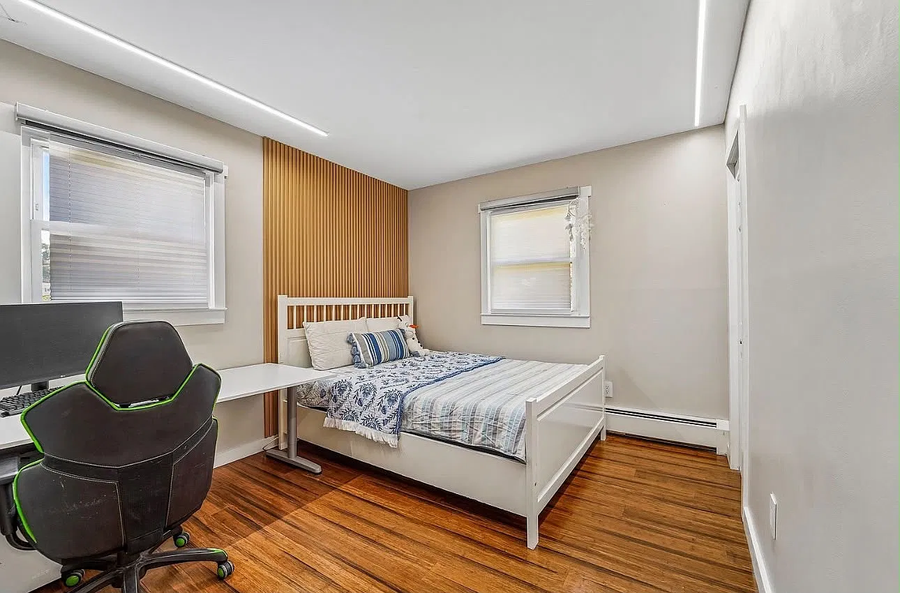 4 bed, $4,650 — Photo 1