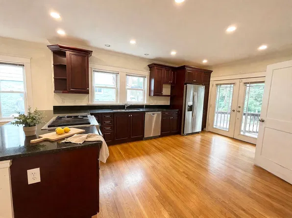 15 Sunset St, Roxbury Crossing, MA