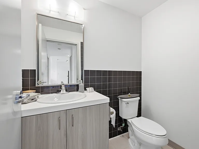 20 Rebecca St — Photo 11