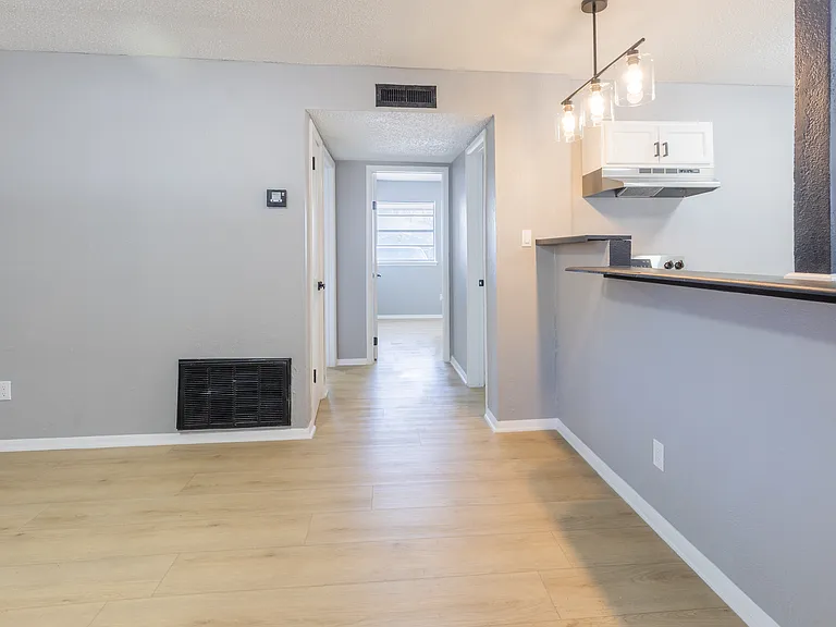 Maplewood Apartments — Photo 4