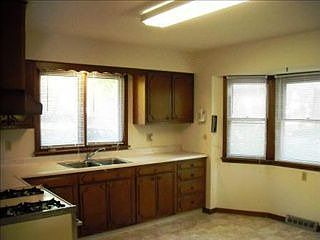 2nd image of 354 Lawndale Ave
