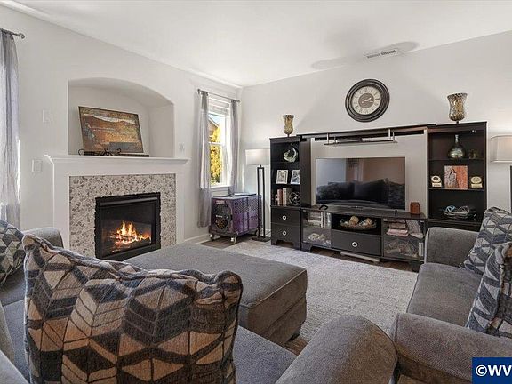4th image of 2654 Red Oak St NW
