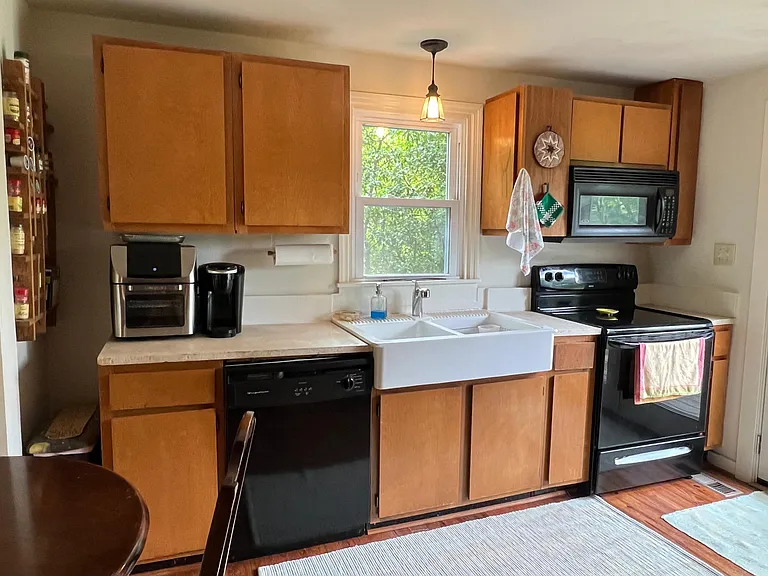 2517 Riverside Dr — Photo 5