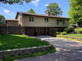 411 S Iowa St, Mitchell, SD 57301