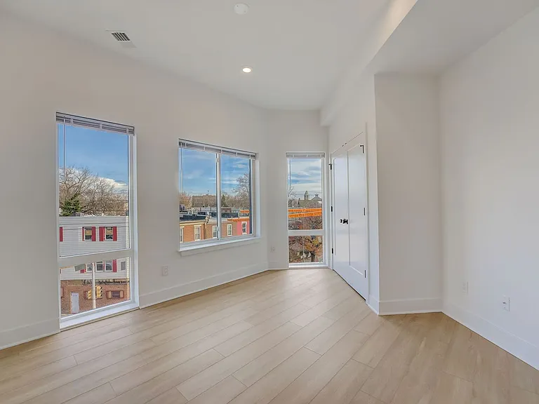 Nova Commons - 4200 Landcaster Ave — Photo 23