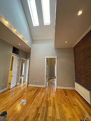 4th image of 450 W 50th St #F