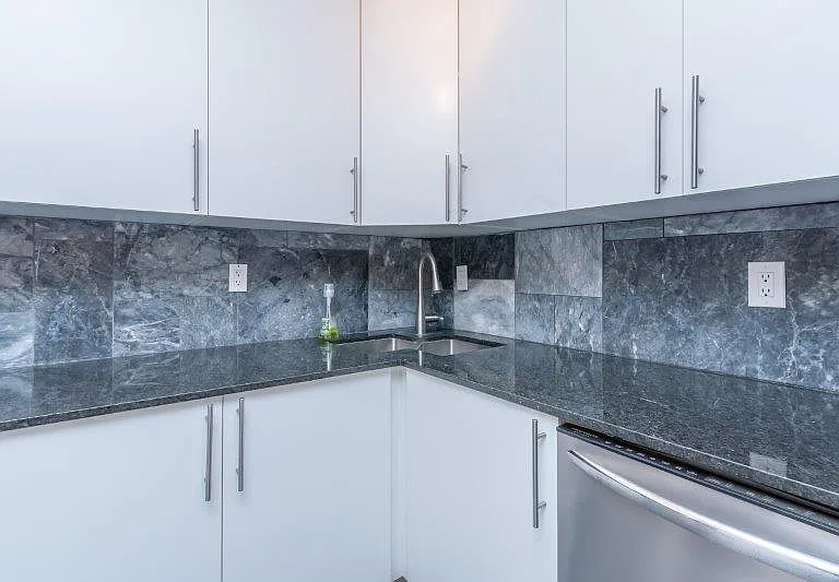 735 12th Ave SW #605 — Photo 8