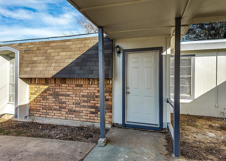 1st image of 6809 Trail Lake Dr #6809