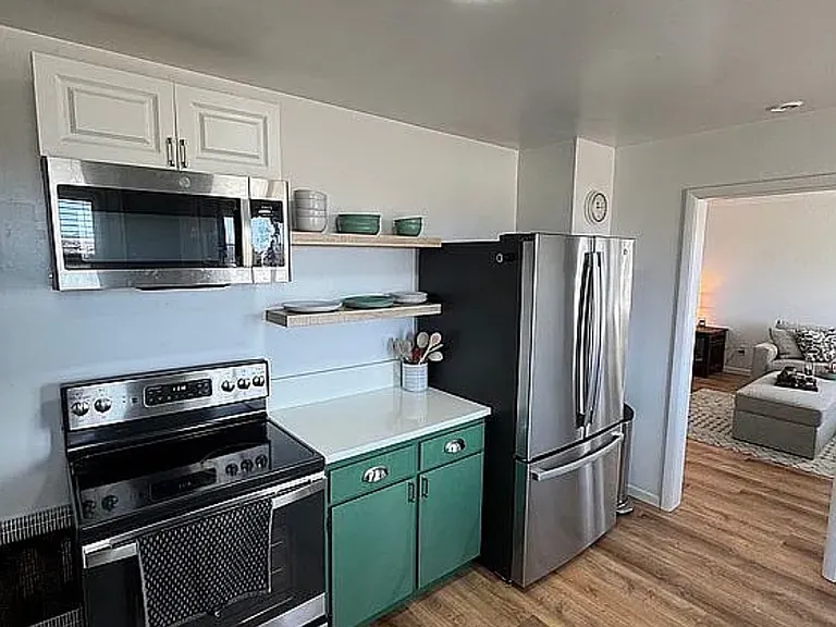 808 N J St — Photo 5
