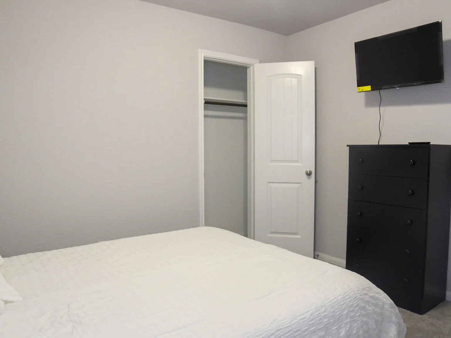 4 bed, 3.0 bath, 1831 sqft, $784 — Photo 4