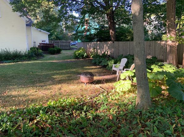 42 Mixer St, Douglas, MI 49406