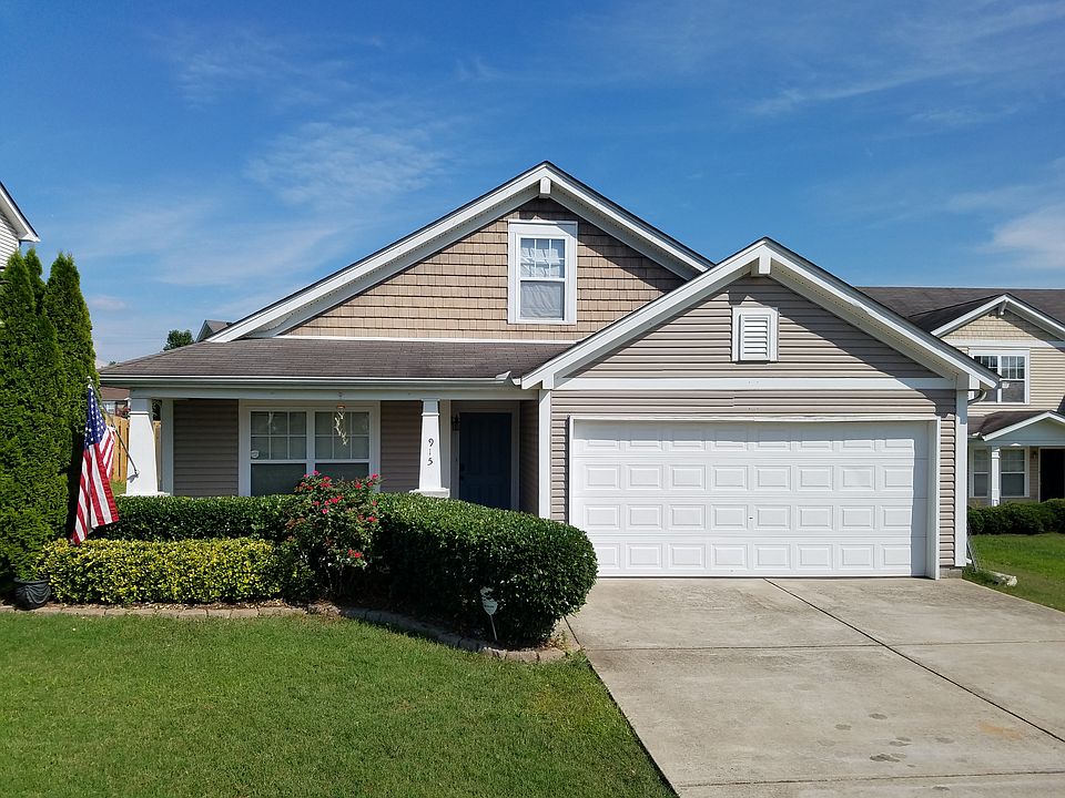 1st image of 915 Grand Oak Dr