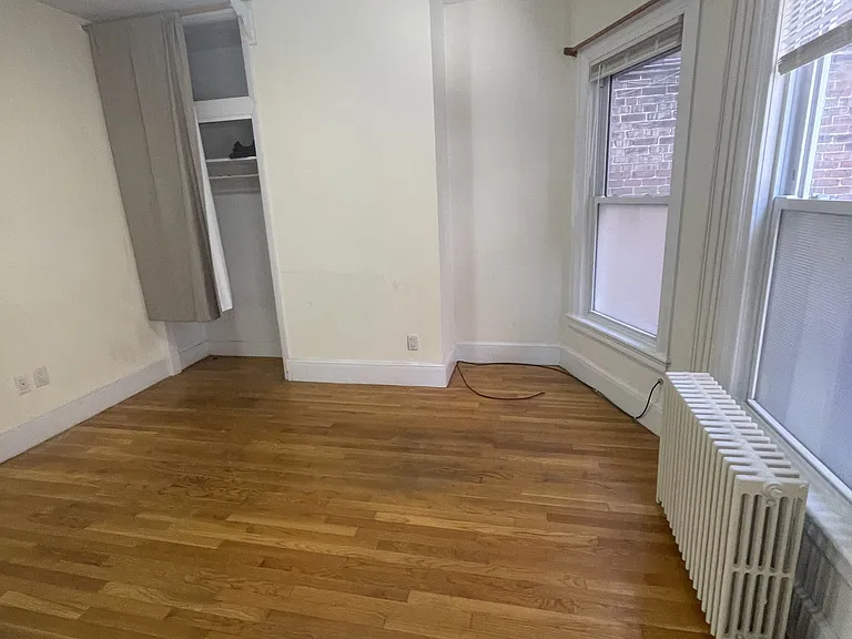 35 Harvard St #A — Photo 9