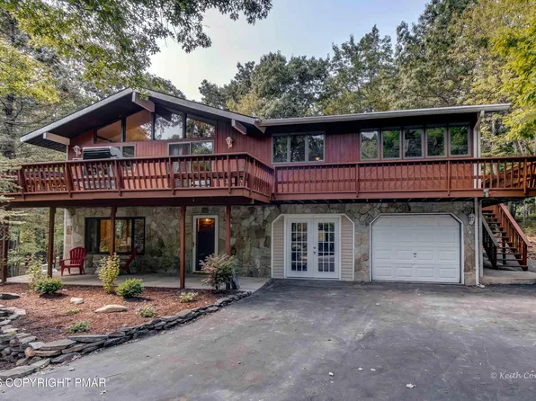 203 Thornberry Ln, Blakeslee, PA 18610