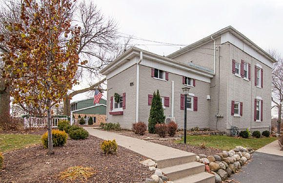 1st image of 106 Oak Hill Ct