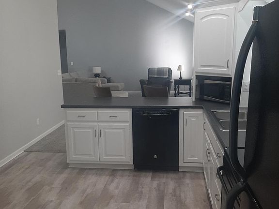 3rd image of 110 Roth Ct