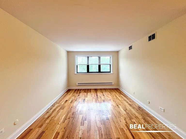 555 W Arlington Pl #308 — Photo 1