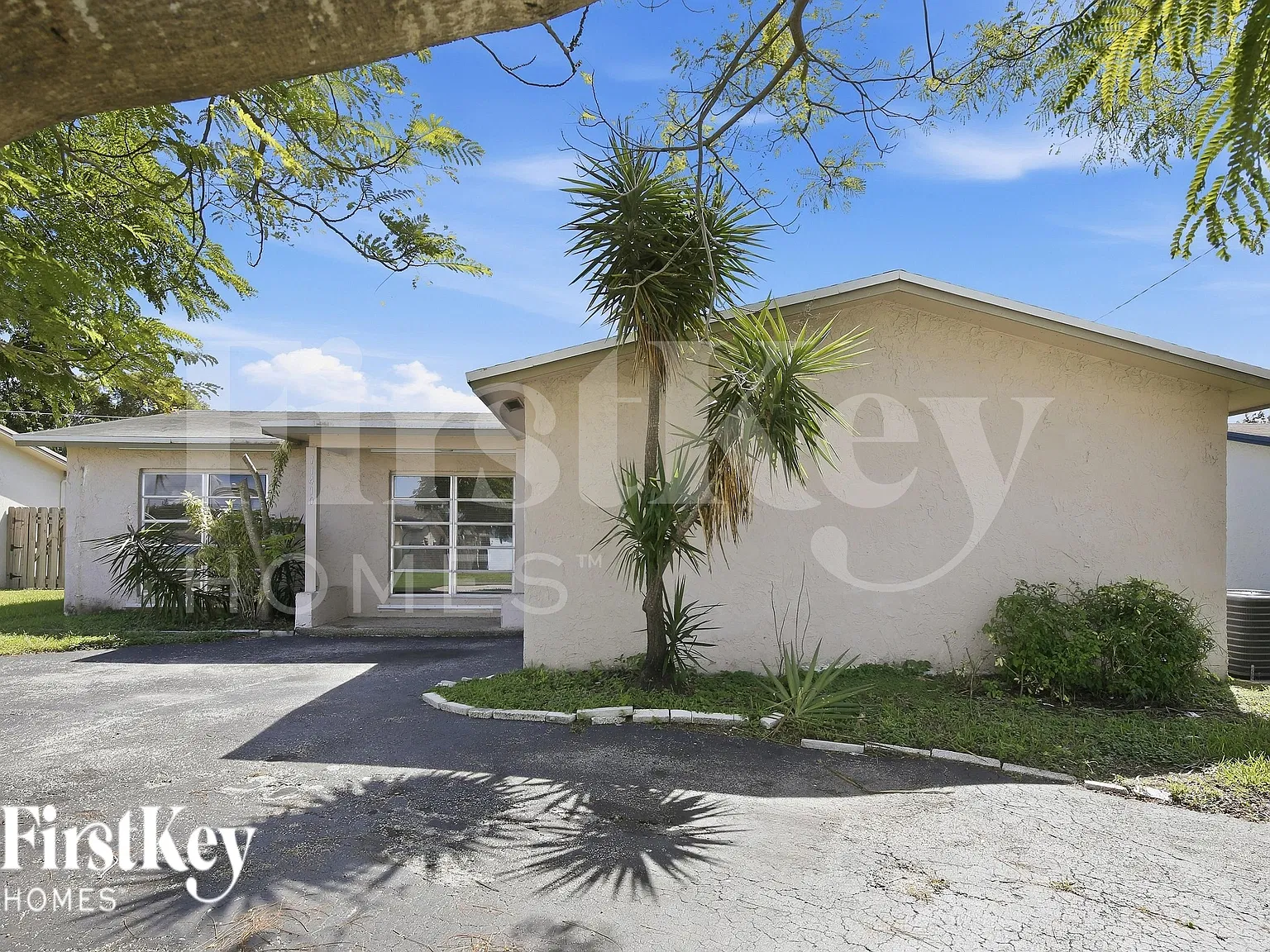 3 bed, 2.0 bath, 1570 sqft, $2,770 — Photo 1