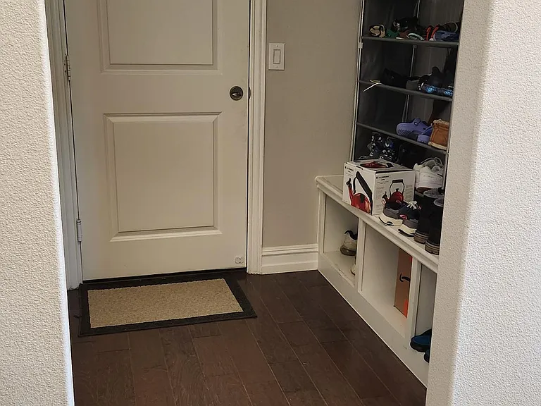 5901 Silverhollow Dr — Photo 20