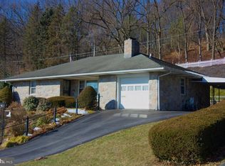 404 Hill Ave, Reading, PA 19606