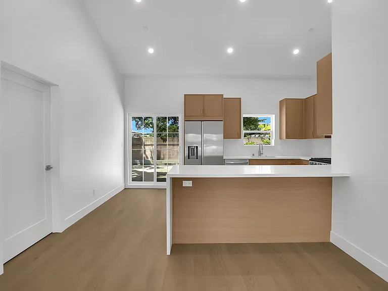 1223 S Santa Anita Ave — Photo 5