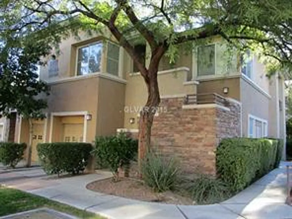 821 Peachy Canyon Cir #204