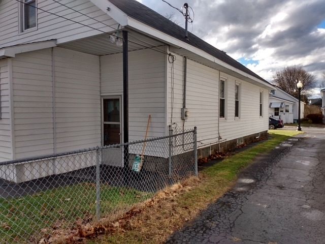 2nd image of 1529 California Ave