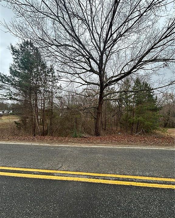 2nd image of 511 Frank Hulin Rd