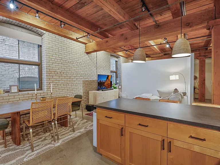 127 5th St NE #G04 — Photo 10