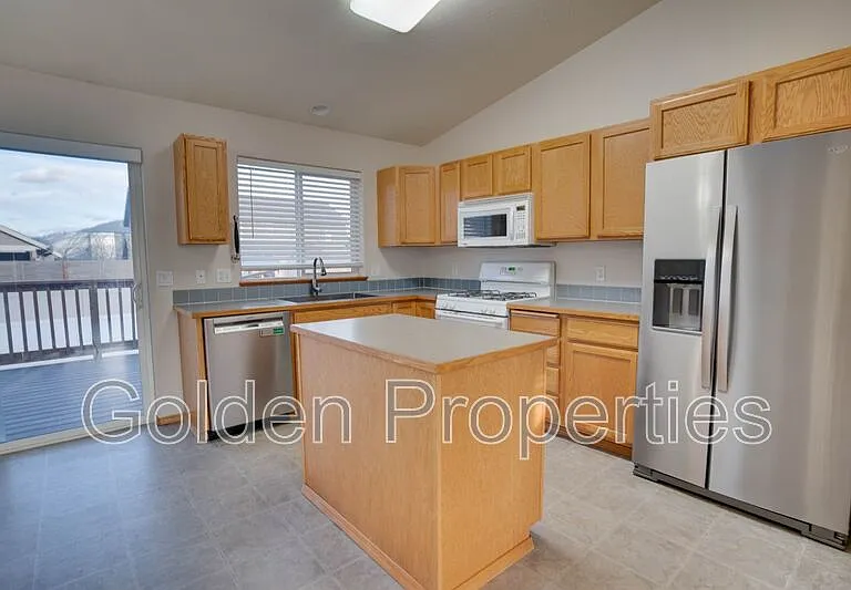 7488 N Courcelles Pkwy — Photo 2
