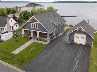 28 Church Rd, Botwood, NL A0H1Y0